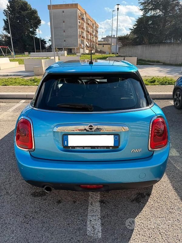 Usata Mini ONE 75 CV (55 kW) 2017 Blu/azzurro Utilitaria