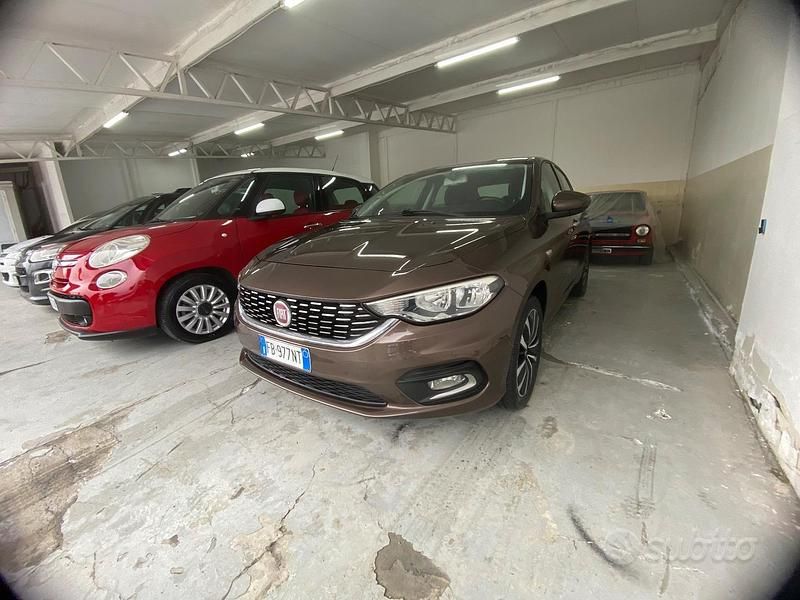 Usata Fiat Tipo Opening Edition 120 CV (88 kW) 2015 Marrone Berlina