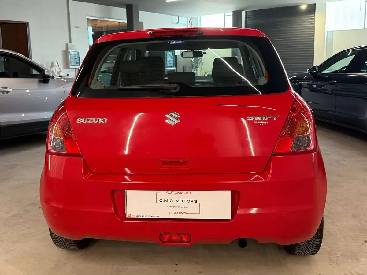 Usata Suzuki Swift GL 91 CV (66 kW) 2009 Bright red Utilitaria