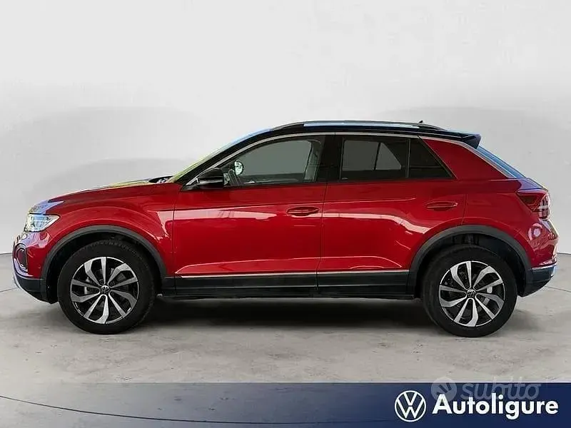 Usata VW T-Roc Style 110 CV (80 kW) 2023 Rosso SUV