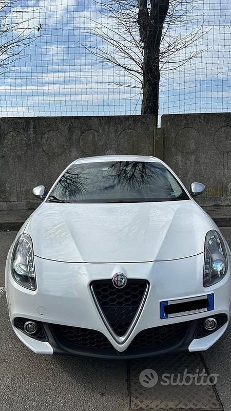Usata Alfa Romeo Giulietta Super 120 CV (88 kW) 2017 Bianco Utilitaria