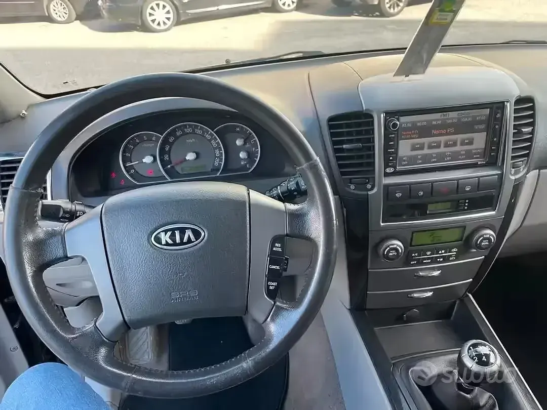 Käytetty Kia Sorento Active 170 HP (125 kW) 2009 Musta Katumaasturi