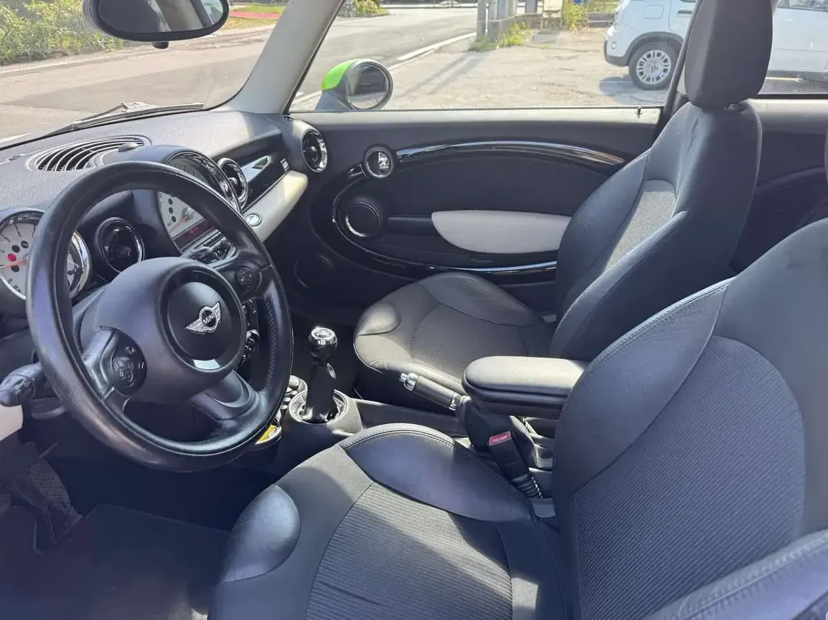 Usata Mini Cooper D 111 CV (81 kW) 2012 Other Utilitaria