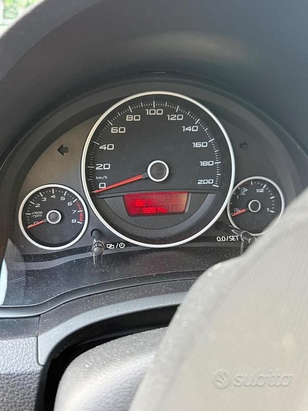 Usata Seat Mii 68 CV (50 kW) 2013 Rosso Utilitaria