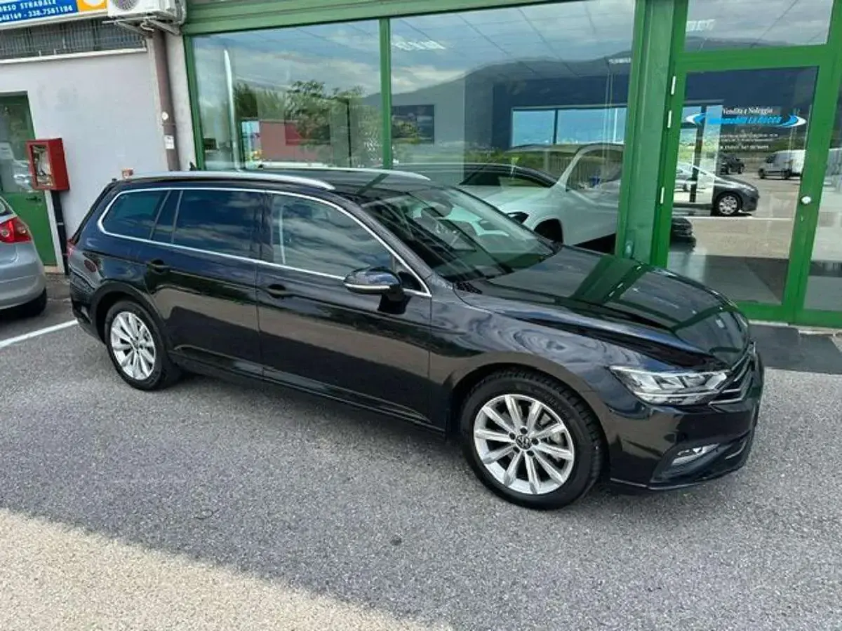 Usata VW Passat Business 150 CV (110 kW) 2021 Nero Station wagon