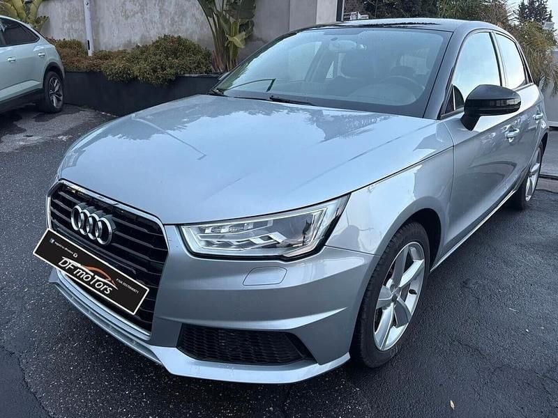 Argento Usata 2015 Audi A1 S-Line Tre volumi | 10.000 € (Ottimo prezzo) - Immagine 1/4