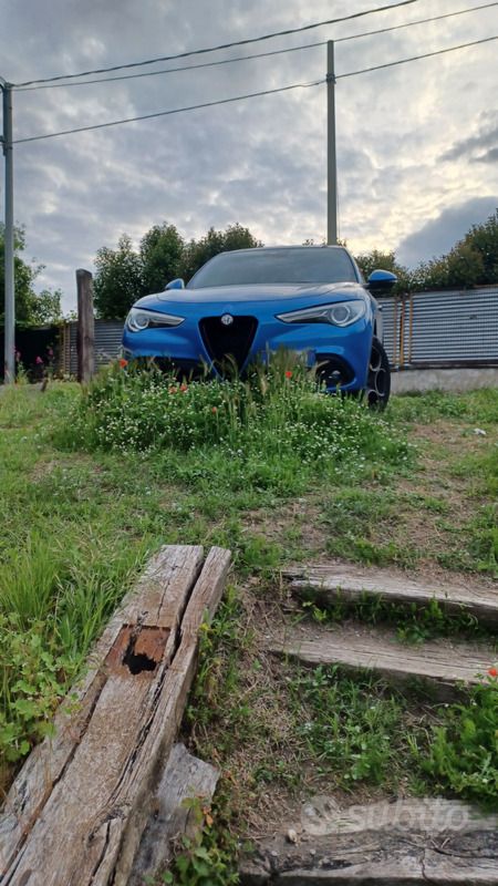 Blu Usata 2018 Alfa Romeo Stelvio SUV | 23.000 € - Immagine 1/3