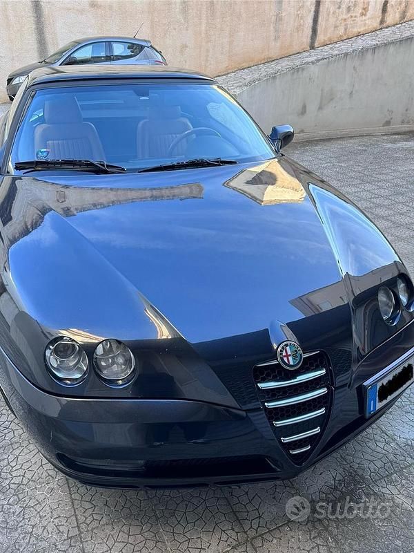 Usata Alfa Romeo Spider 150 CV (110 kW) 1996 Nero Cabrio