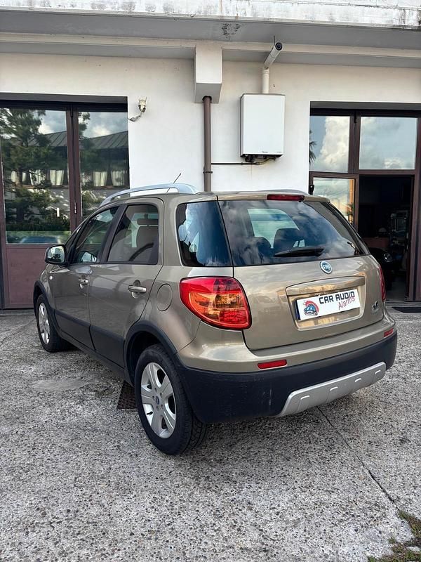 Usata Fiat Sedici Dynamic 107 CV (78 kW) 2007 Oro SUV