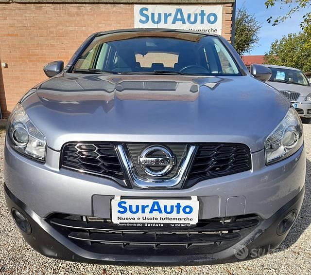 Usata Nissan Qashqai Acenta 150 CV (110 kW) 2010 Grigio metallizzato SUV