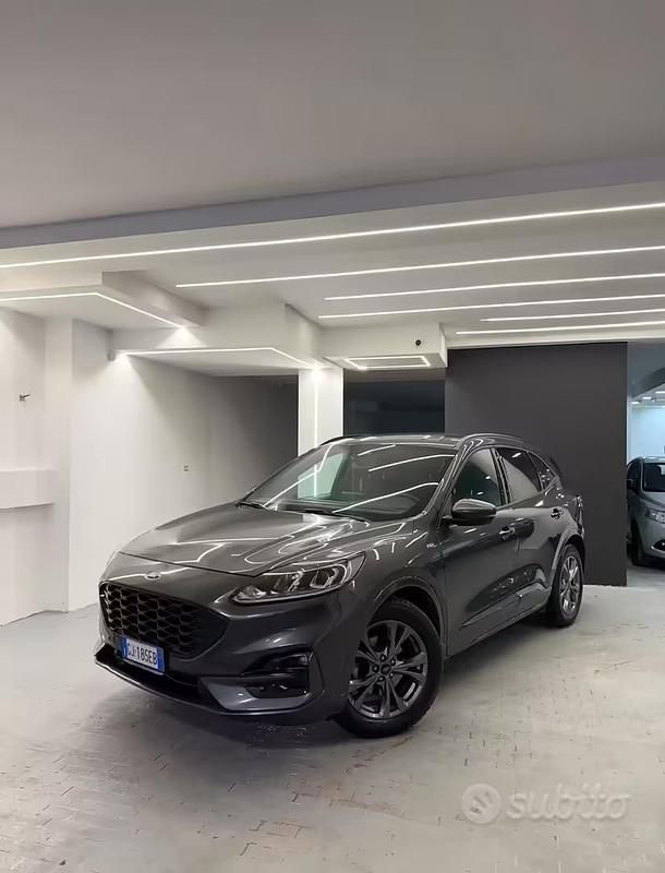 Usata Ford Kuga ST-Line 120 CV (88 kW) 2022 Grigio SUV