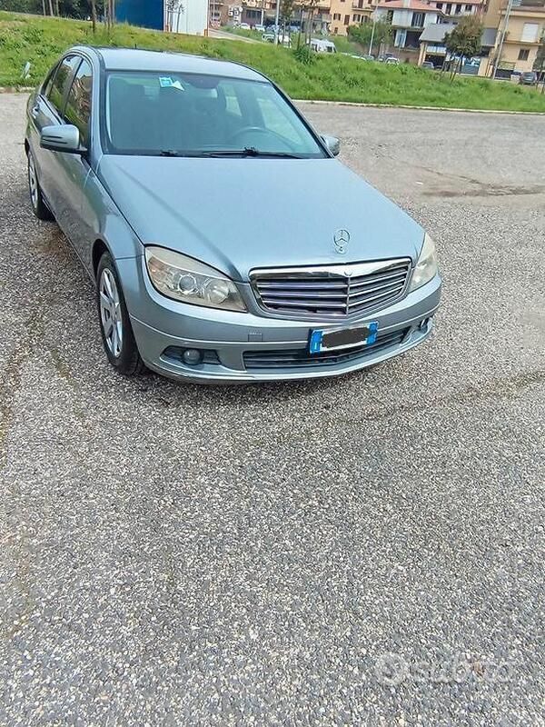 Usata Mercedes C220 170 CV (125 kW) 2009 Grigio Berlina
