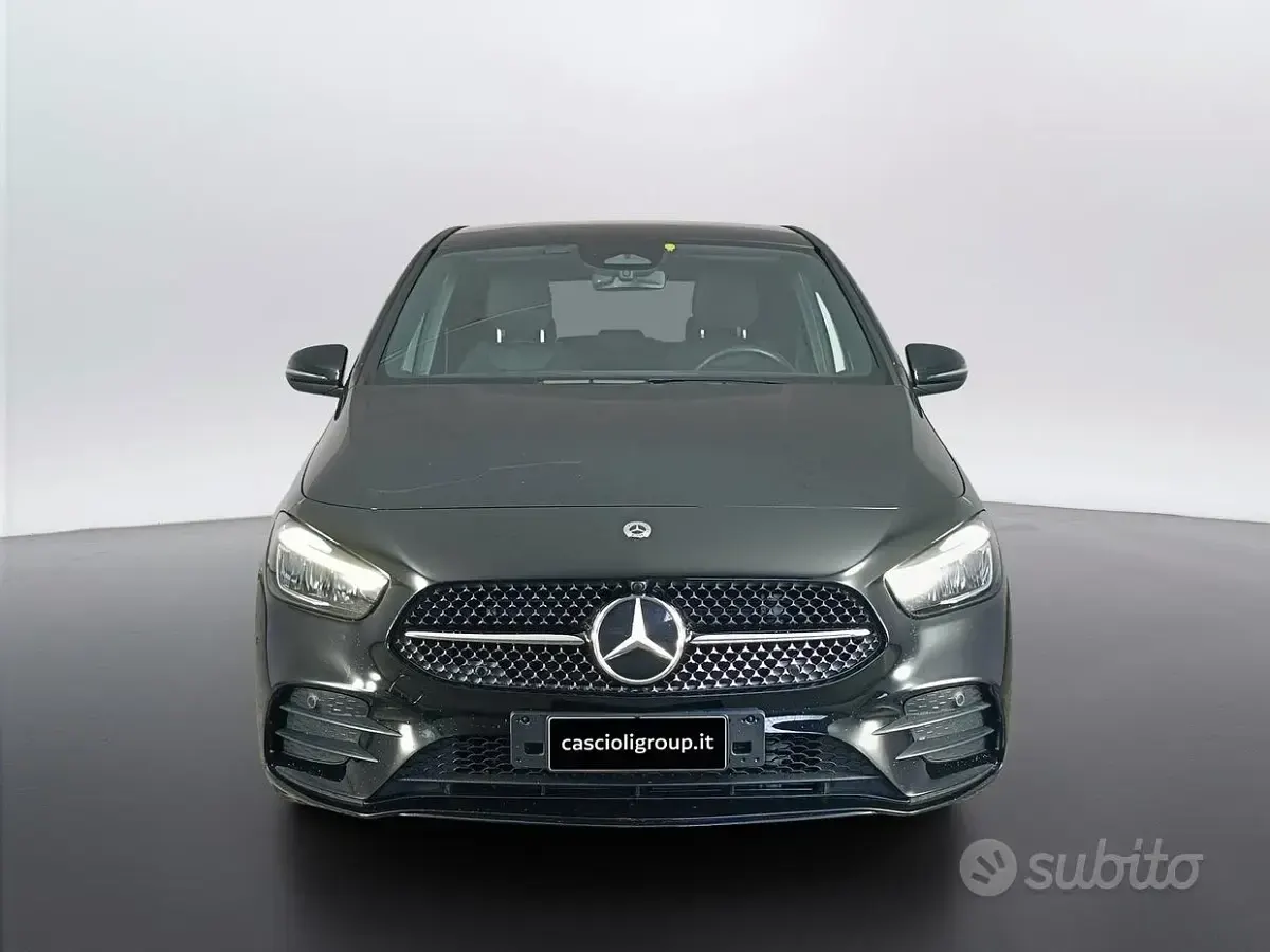 Usata Mercedes B180 AMG 116 CV (85 kW) 2023 Nero Utilitaria