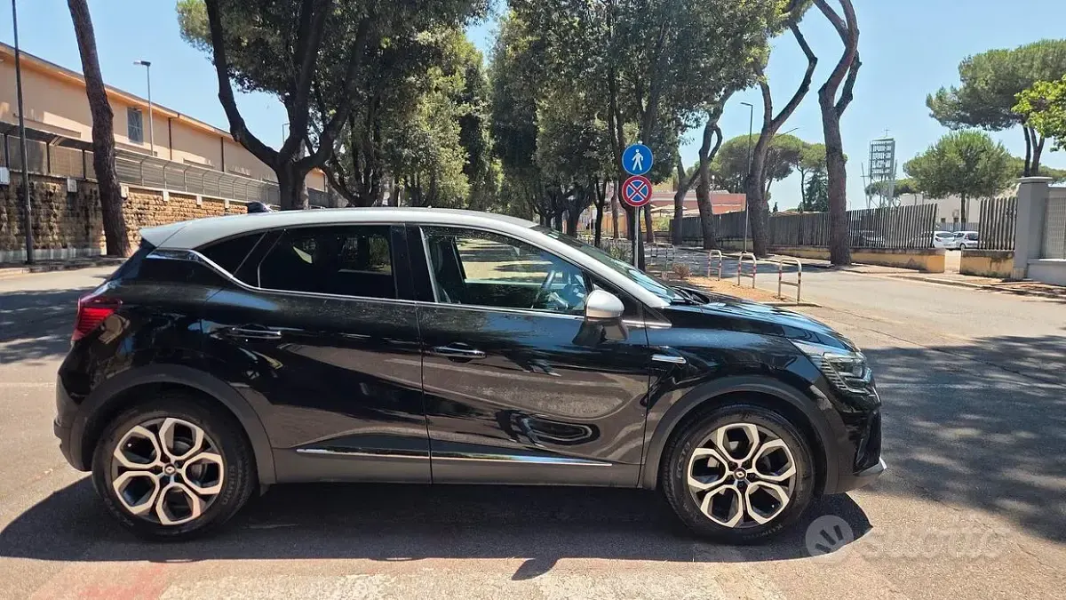 Usata Renault Captur Intens 101 CV (74 kW) 2022 Nero SUV