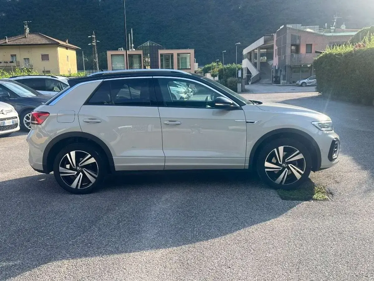 Usata VW T-Roc Style 150 CV (110 kW) 2023 Beige SUV