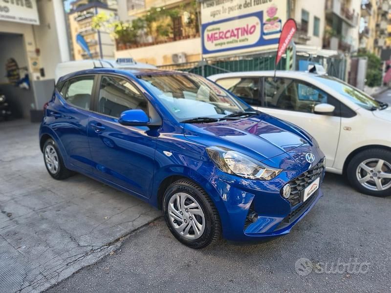 Usata Hyundai i10 Advanced 67 CV (49 kW) 2023 Blu Utilitaria