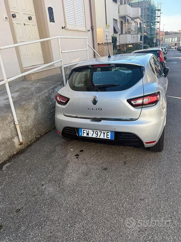 Usata Renault Clio IV 75 CV (55 kW) 2019 Grigio Berlina