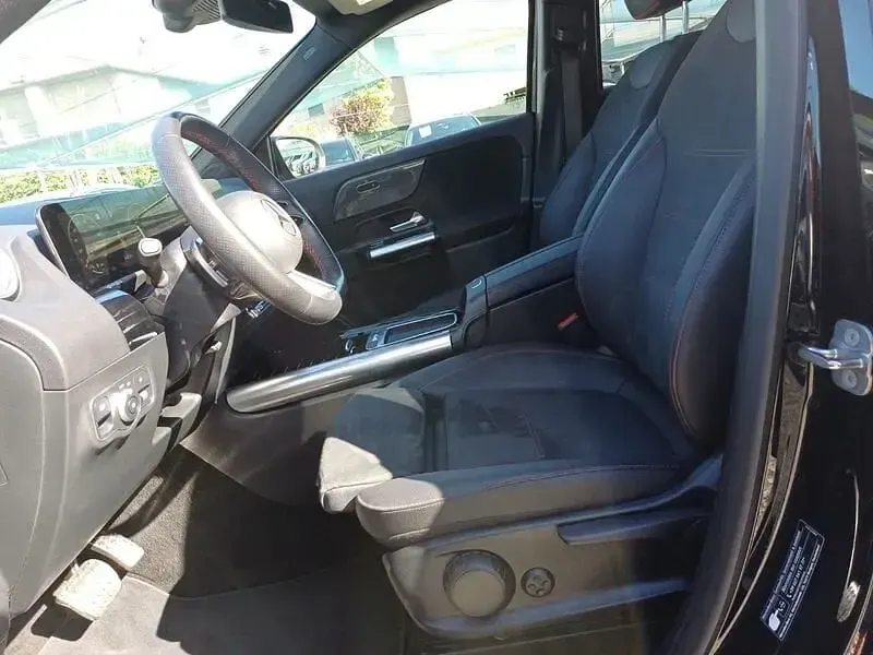 Usata Mercedes GLA200 Advanced Plus 150 CV (110 kW) 2024 Nero notte SUV
