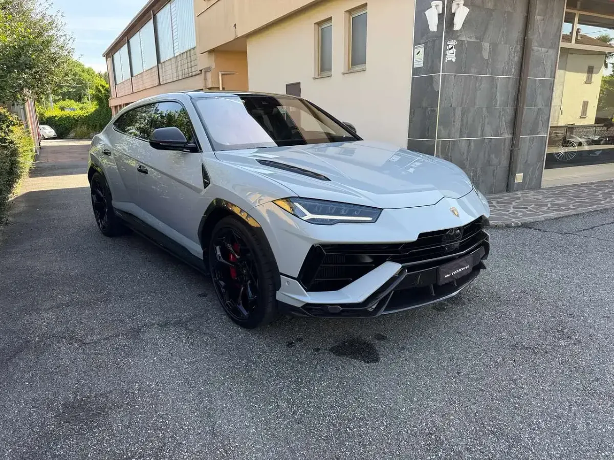 Usata Lamborghini Urus 666 CV (489 kW) 2024 Grigio SUV