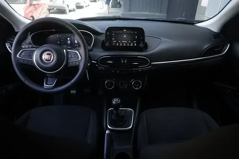 Usata Fiat Tipo Business 131 CV (96 kW) 2021 Sabbia Utilitaria