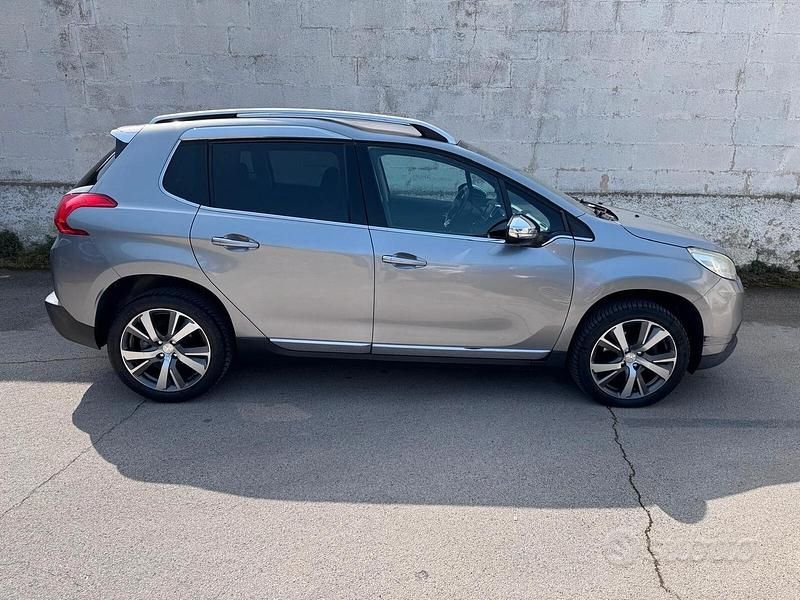 Usata Peugeot 2008 Allure 115 CV (84 kW) 2014 Grigio SUV