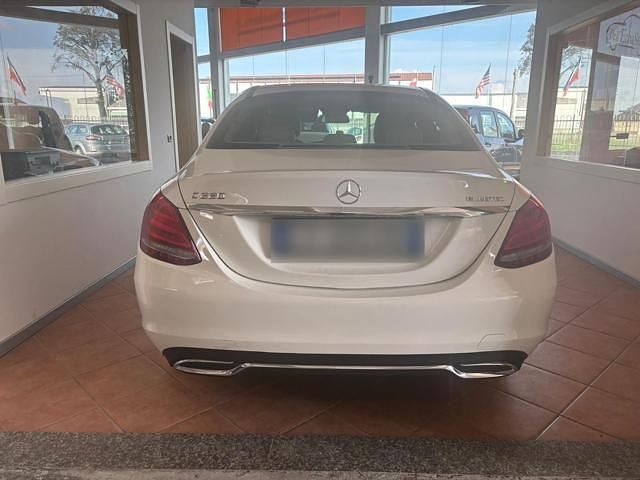 Usata Mercedes C220 Premium 170 CV (125 kW) 2014 Bianco Berlina