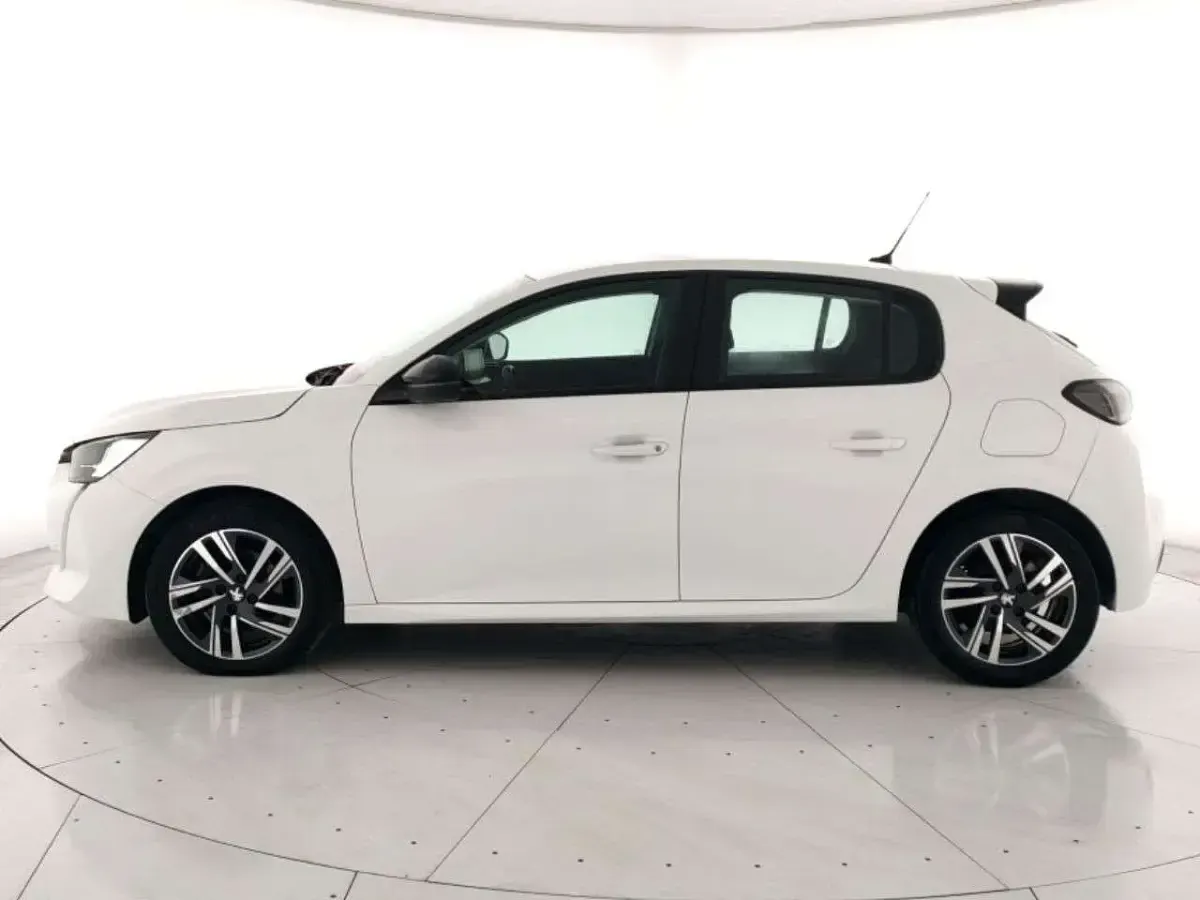 Usata Peugeot 208 Active 101 CV (74 kW) 2023 Bianco Utilitaria