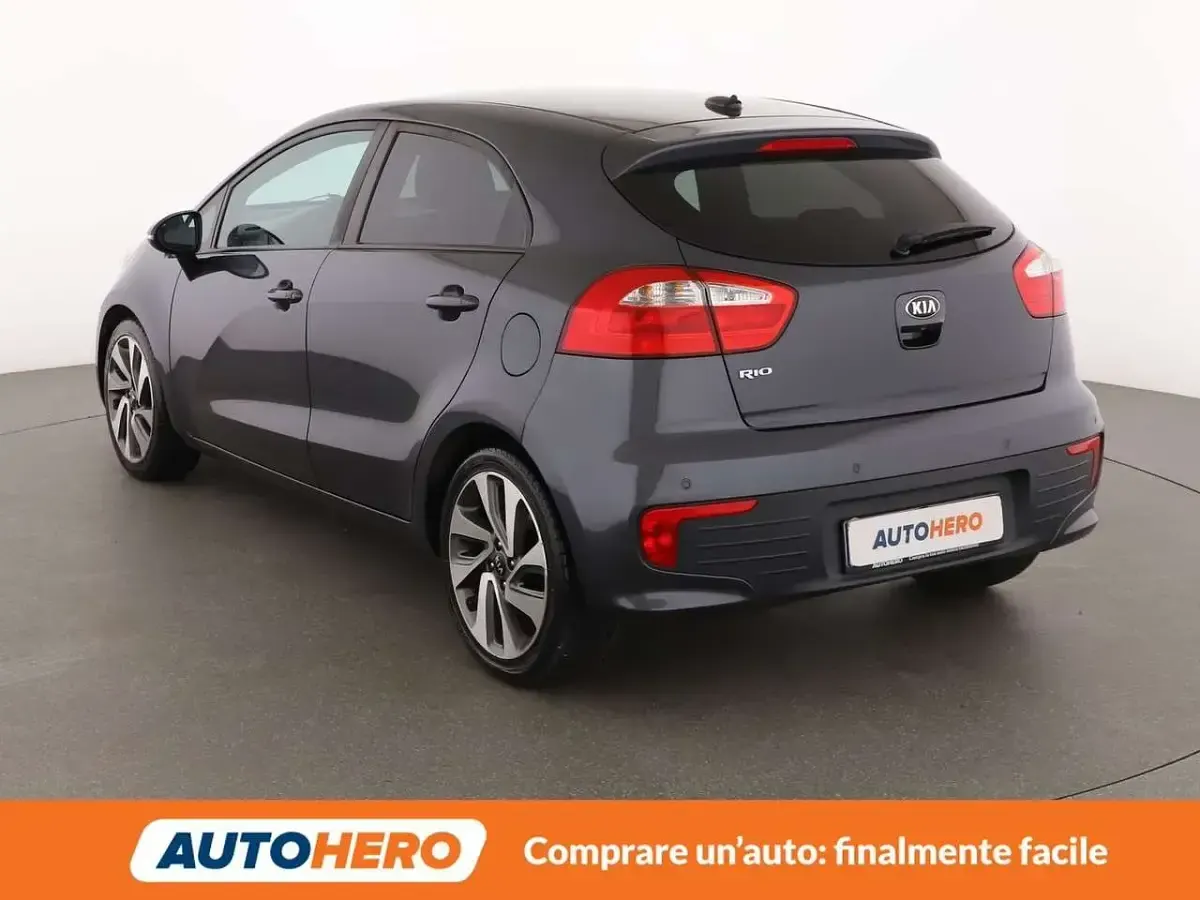 Usata Kia Rio 84 CV (61 kW) 2016 Grigio Utilitaria
