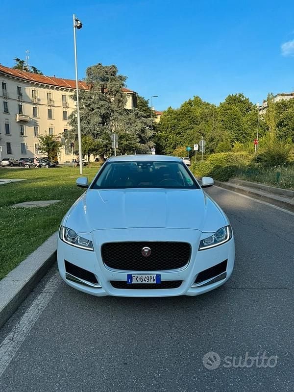 Usata Jaguar XF 2018 Bianco Berlina