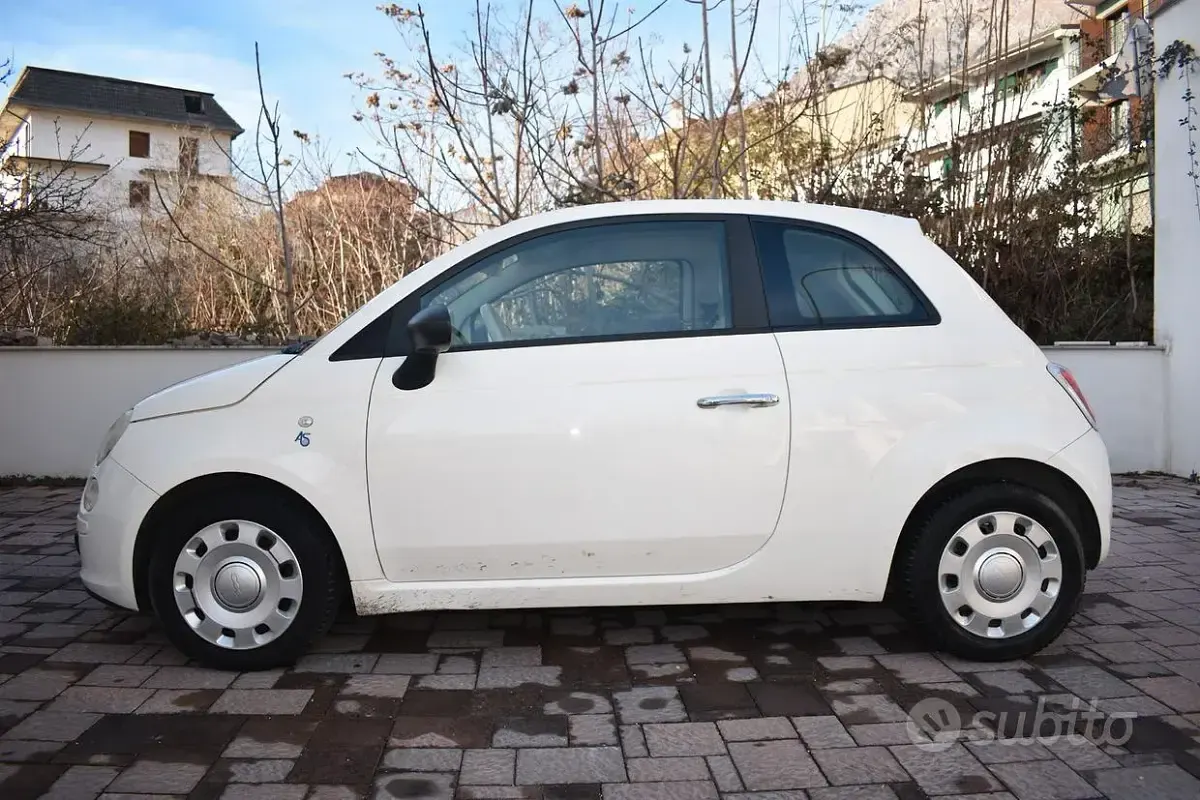 Usata Fiat 500 75 CV (55 kW) 2011 Bianco Berlina