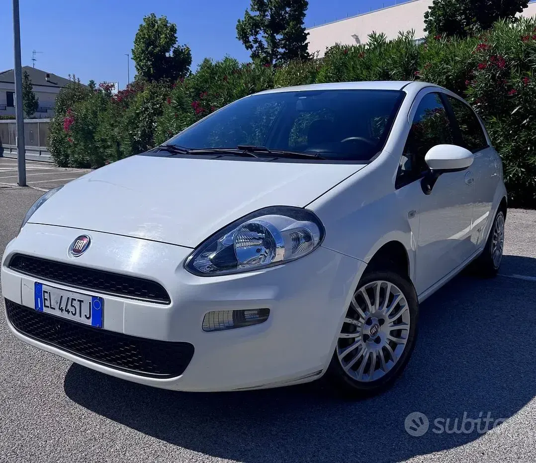 Usata Fiat Punto Easy 75 CV (55 kW) 2013 Bianco Utilitaria