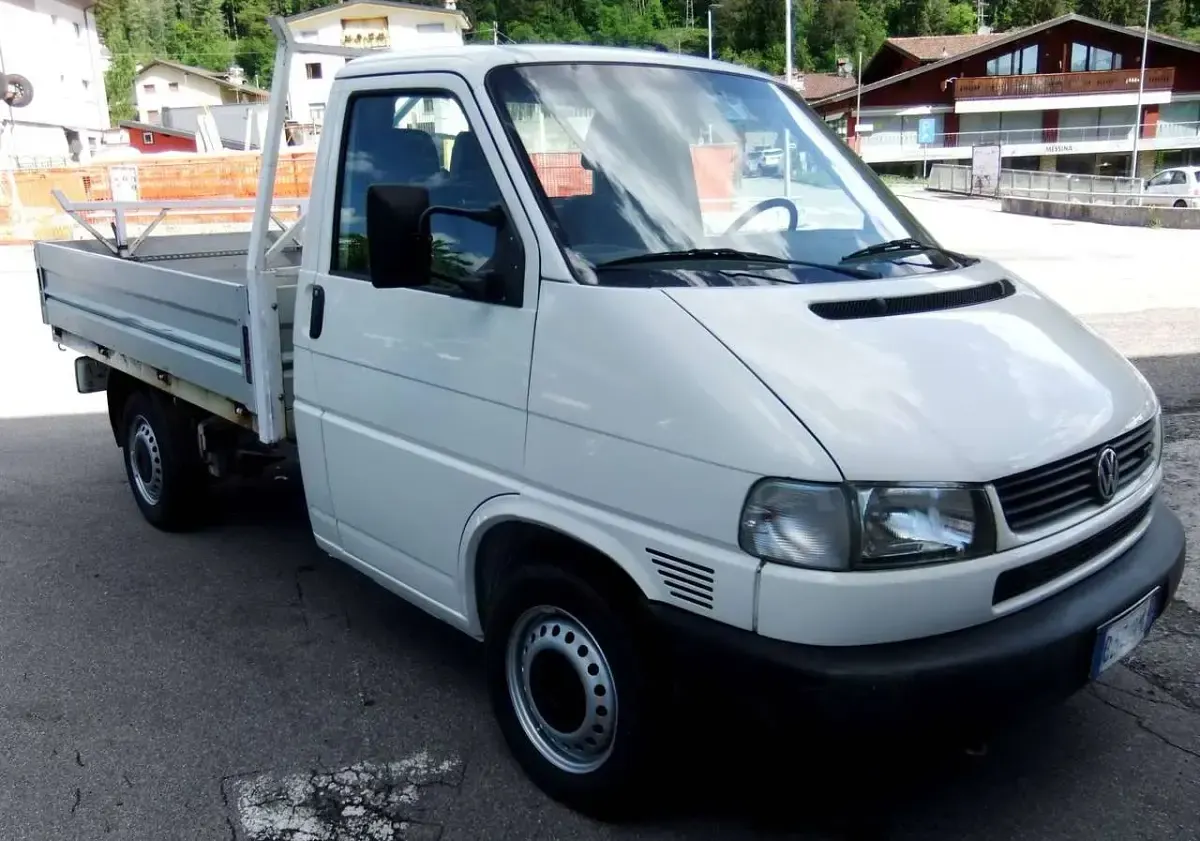 Usata VW Transporter 88 CV (64 kW) 2002 Bianco Furgone