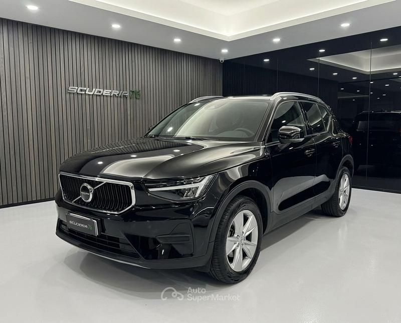 Usata Volvo XC40 Core 129 CV (94 kW) 2023 Onyx black SUV