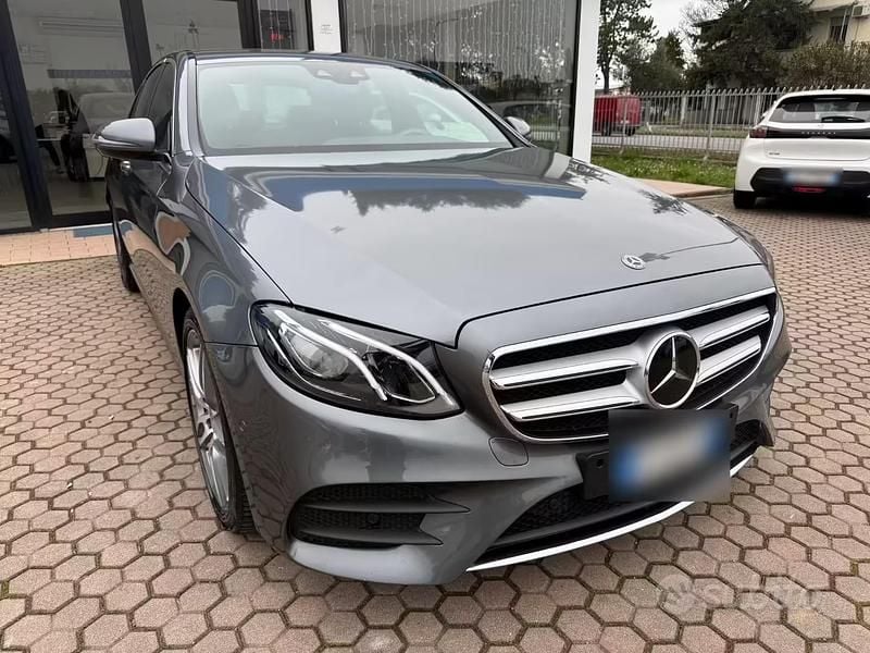 Usata Mercedes E220 Premium Plus 194 CV (142 kW) 2019 Grigio Berlina