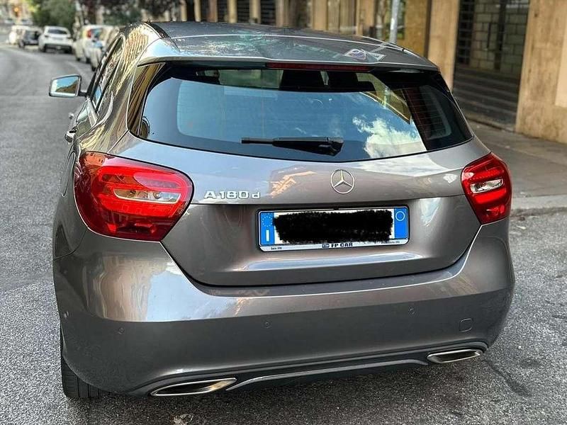 Usata Mercedes A180 Premium 109 CV (80 kW) 2016 Grigio Berlina