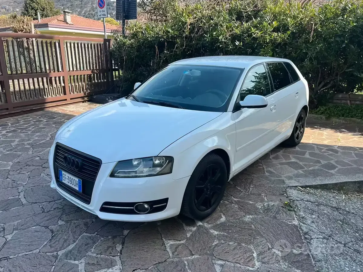 Usado Audi A3 90 CV (66 kW) 2010 Blanco Utilitario