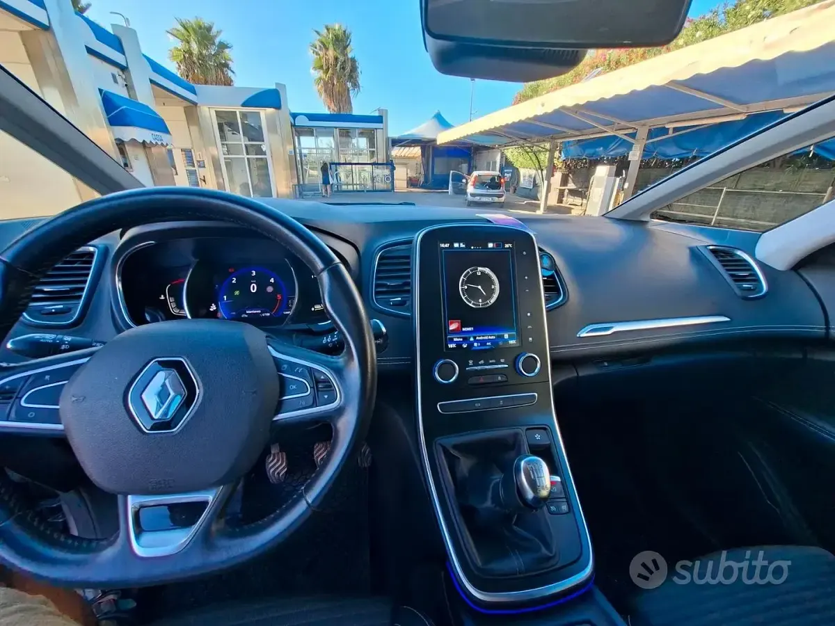 Usata Renault Scénic Intens 120 CV (88 kW) 2019 Grigio Monovolume