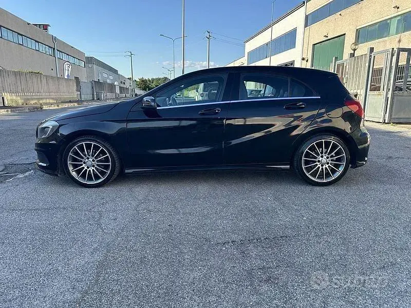 Usata Mercedes 180 Premium 109 CV (80 kW) 2015 Nero Berlina