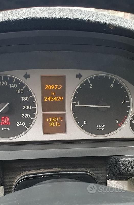 Usata Mercedes B200 140 CV (102 kW) 2007 Nero Monovolume