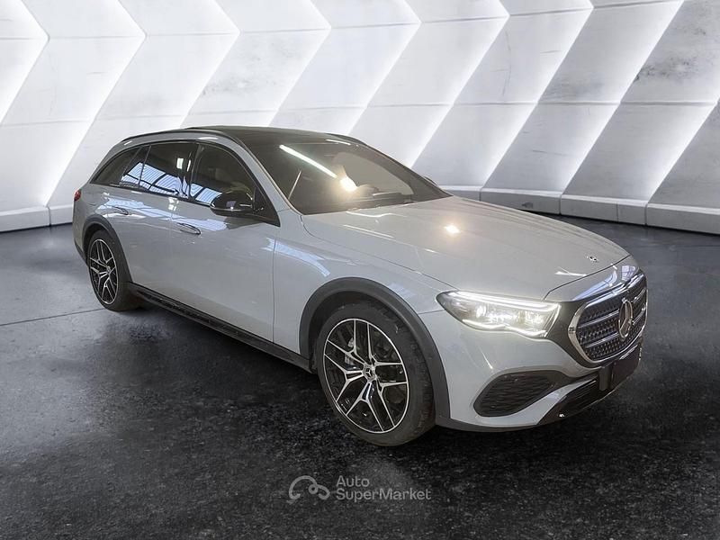 Usata Mercedes E450 Premium 367 CV (269 kW) 2024 Gray Station wagon