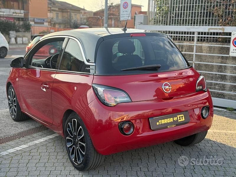 Usata Opel Adam Glam 87 CV (63 kW) 2014 Rosso Utilitaria