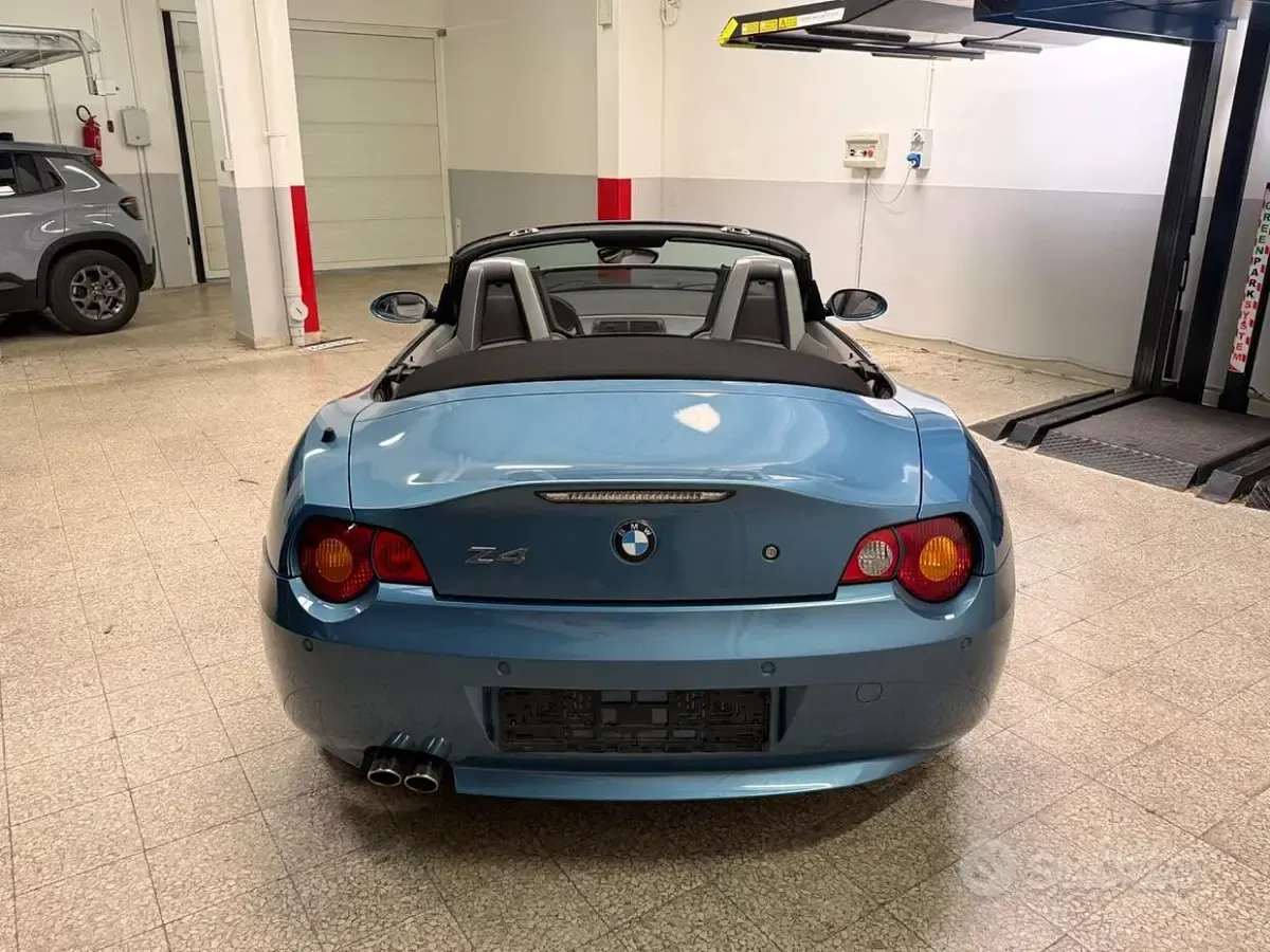Usata BMW Z4 Sport Line 192 CV (141 kW) 2003 Blu Cabrio