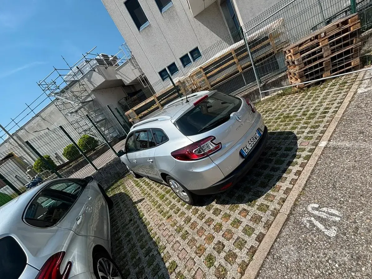 Usata Renault Mégane GrandTour 110 CV (80 kW) 2012 Grigio Station wagon