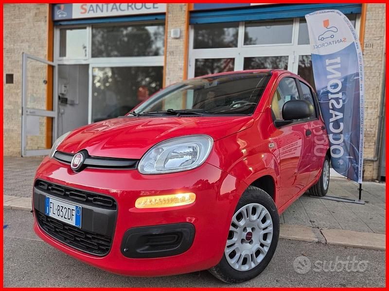 Rosso Usata 2017 Fiat Panda Easy Tre volumi | 7500 € (Buon prezzo) - Immagine 1/4