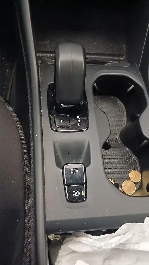 Usata Volvo XC40 129 CV (94 kW) 2022 Nero SUV