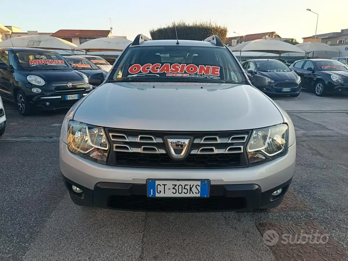 Usata Dacia Duster Lauréate 109 CV (80 kW) 2015 Grigio SUV