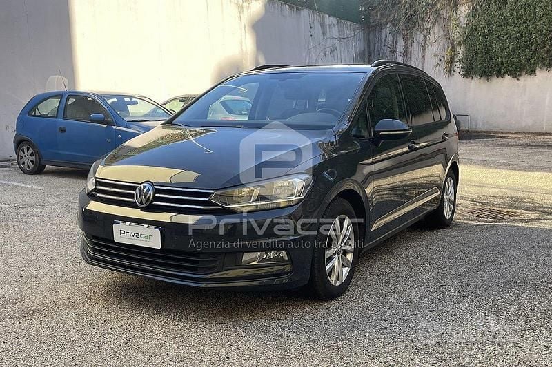 Grigio Usata 2017 VW Touran Comfortline Monovolume | 11.900 € (Buon prezzo) - Immagine 1/4