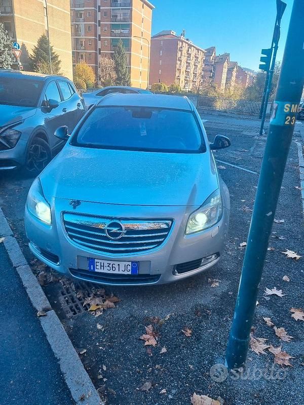 Grigio Usata 2011 Opel Insignia Tre volumi | 3500 € (Ottimo prezzo) - Immagine 1/4
