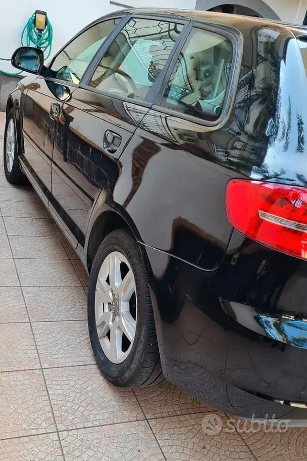 Usata Audi A3 Young 102 CV (75 kW) 2010 Nero Utilitaria