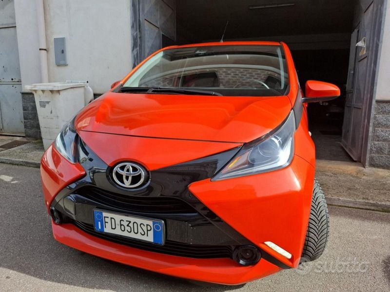 Usata 2016 Toyota Aygo X-wave Due volumi | 8500 € (Ottimo prezzo) - Immagine 1/4